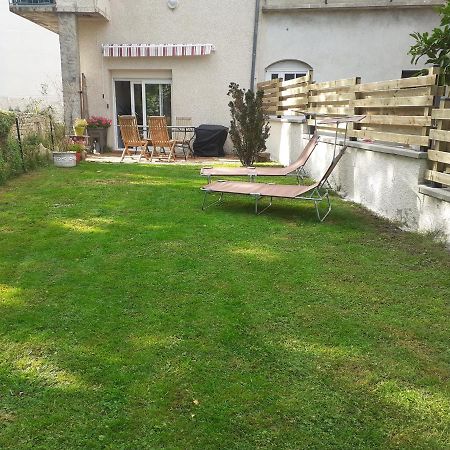 Appartement Rez De Chaussee Avec Terrasse Et Jardin Tence Bagian luar foto