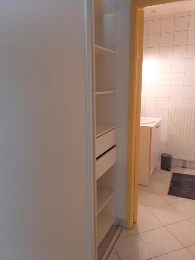 Appartement Rez De Chaussee Avec Terrasse Et Jardin Tence Bagian luar foto