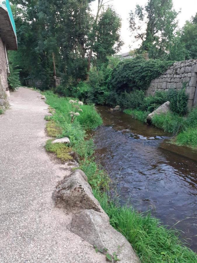 Appartement Rez De Chaussee Avec Terrasse Et Jardin Tence Bagian luar foto